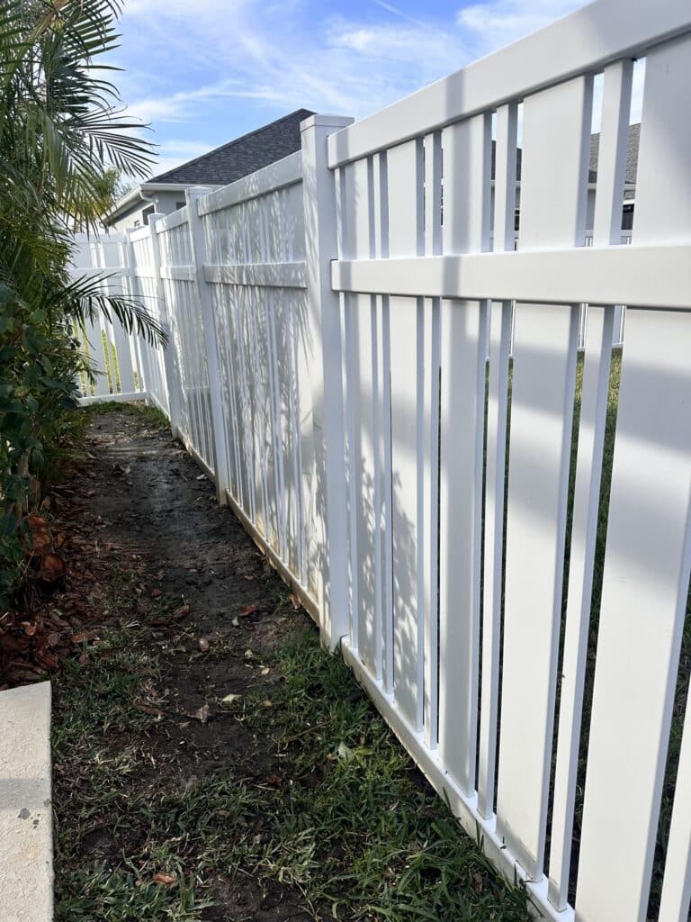 Fence (4)